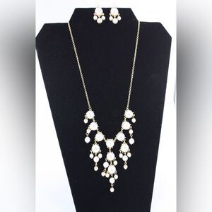 BEADED PEARL STYLE
NECKLACE and EARRING
Set Adjusts to 17" 
Brand new w/tags